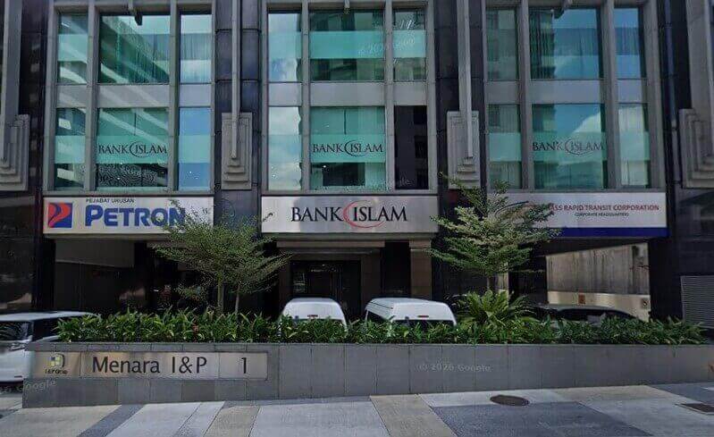 Pandangan luar bangunan Menara I&P 1 yang menampilkan kedai-kedai Petron, Bank Islam dan Mass Rapid Transit Corporation di Bukit Damansara